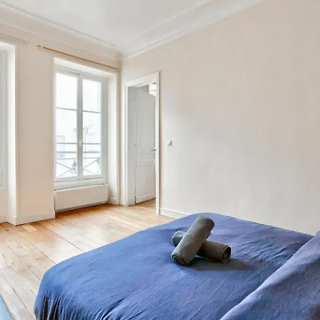 Arc De Triomphe Superbe Free Netflix Apartment Paris
