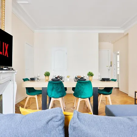 Apartment Arc De Triomphe Superbe Free Netflix